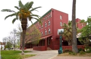 1590 California St, Redding, CA à louer - Photo principale - Image 2 de 13