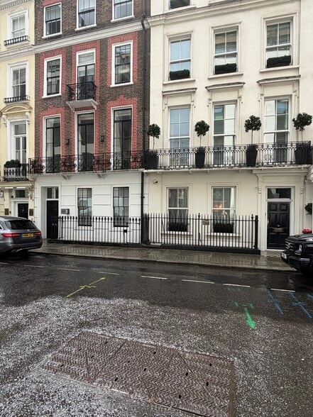 45 Clarges St, Londres à louer - Photo du bâtiment - Image 3 de 15