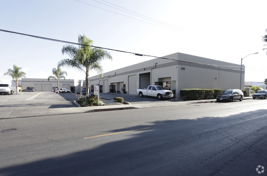 236 S 8th Ave, City Of Industry, CA for lease - Primary Photo - Image 1 of 7