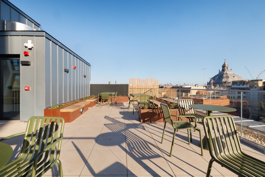 19 Dacre St, Londres à louer - Photo du bâtiment - Image 2 de 9