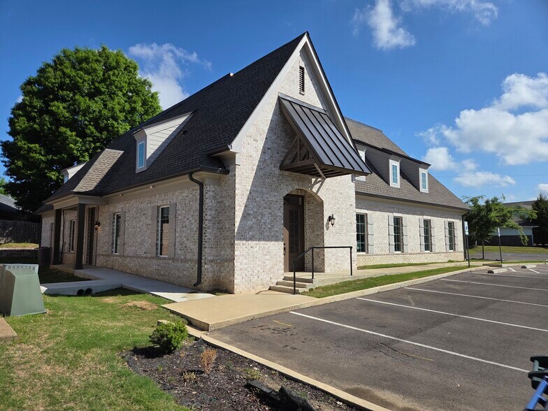 6634 Summer Knoll Cv, Bartlett, TN à louer - Photo du bâtiment - Image 3 de 26