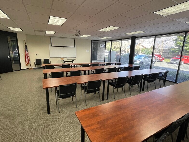 1000 Apollo Way, Santa Rosa, CA à louer - Photo du bâtiment - Image 2 de 7