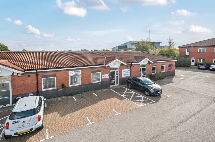 Weaver Rd, Lincoln for sale - Building Photo - Image 2 of 2