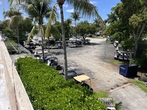 12110-12158 SW 114th Pl, Miami, FL à louer Photo intérieure- Image 2 de 3