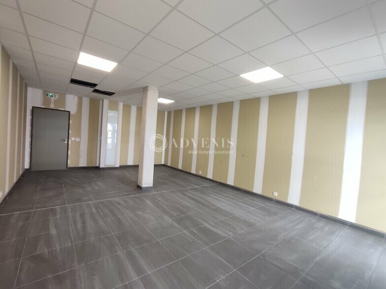 5 Avenue Des Chasseurs, Le Crès for lease - Interior Photo - Image 3 of 6