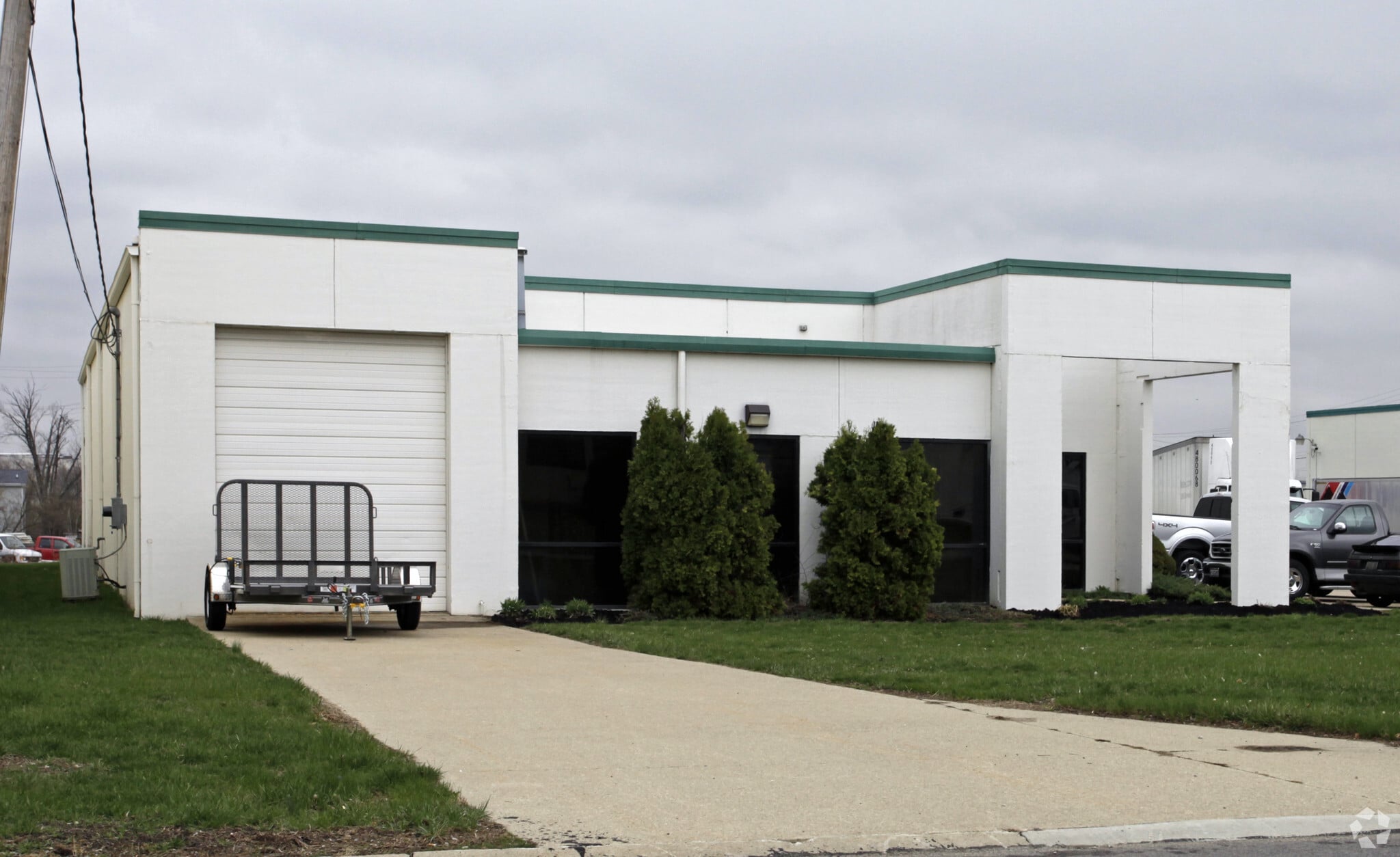 9059 Sutton Pl, Hamilton, OH for lease Primary Photo- Image 1 of 12
