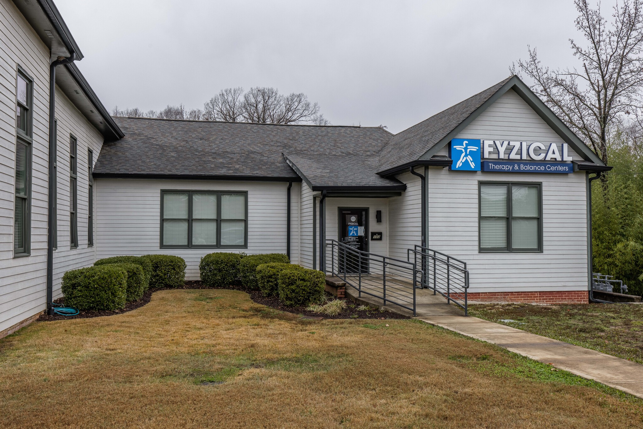 5576 Peachtree Rd, Atlanta, GA for lease Building Photo- Image 1 of 2