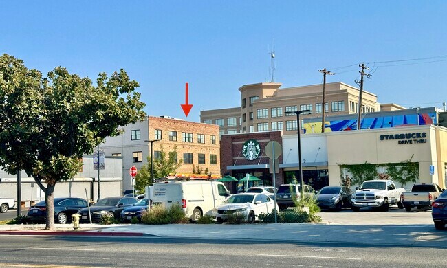 Plus de détails pour 915-917 J St, Modesto, CA - Commerce de détail à vendre