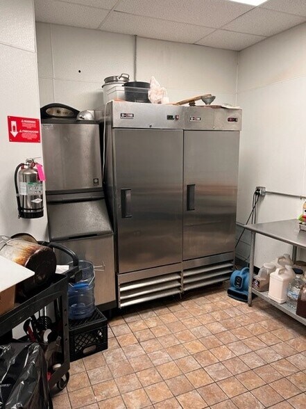 2222 Saint Clair Ave, Cleveland, OH à vendre - Photo du bâtiment - Image 2 de 7