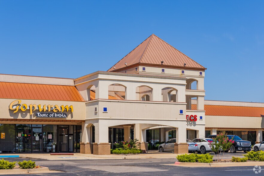 4401 W Memorial Rd, Oklahoma City, OK à louer - Photo du bâtiment - Image 3 de 21