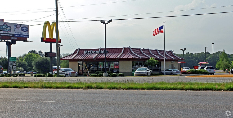 5650-5710 Broad St, Sumter, SC for lease - Primary Photo - Image 2 of 3