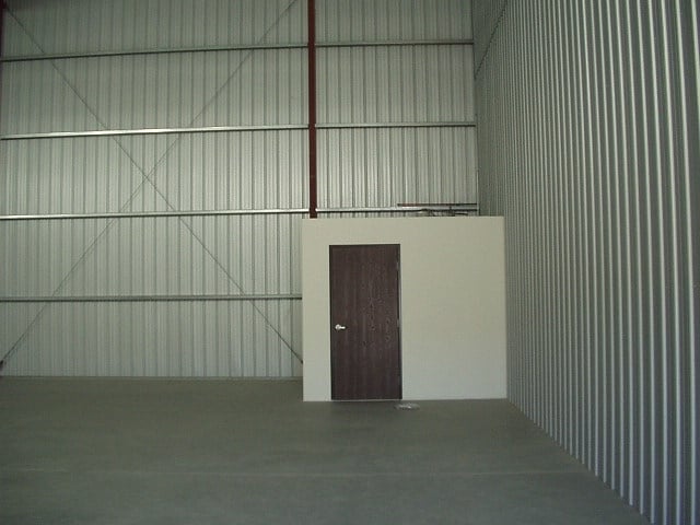 4555 W Avenue G, Lancaster, CA for lease - Interior Photo - Image 2 of 5