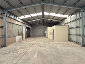 20 Cooroora Cres, LONSDALE for lease Interior Photo- Image 1 of 7