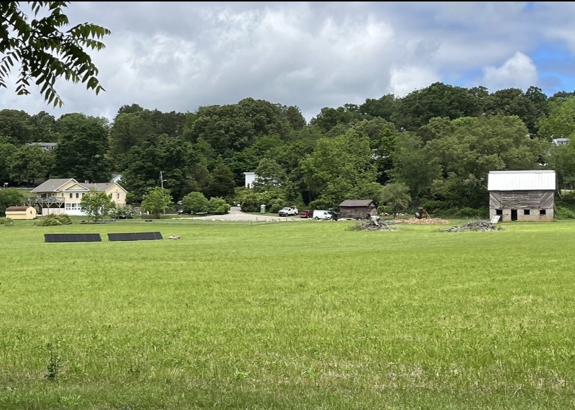 143 Reems Creek Rd, Weaverville, NC à vendre Photo principale- Image 1 de 5