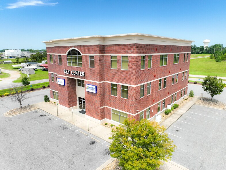 142 Paraclete Dr, Raeford, NC à louer - Photo du bâtiment - Image 2 de 17