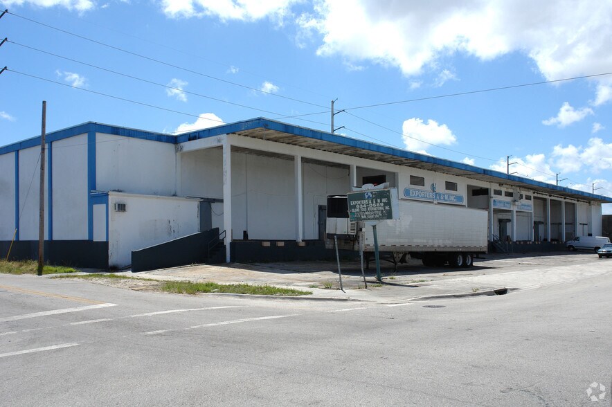 1930 NW 23rd St, Miami, FL à louer - Photo du bâtiment - Image 3 de 26