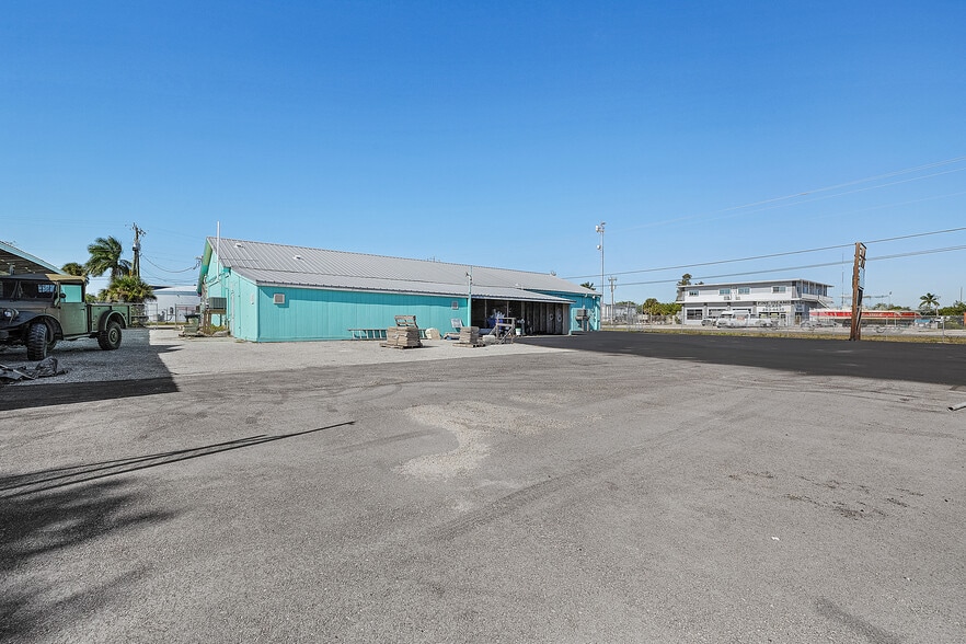 5261 Pine Island Rd NW, Bokeelia, FL for sale - Building Photo - Image 3 of 10