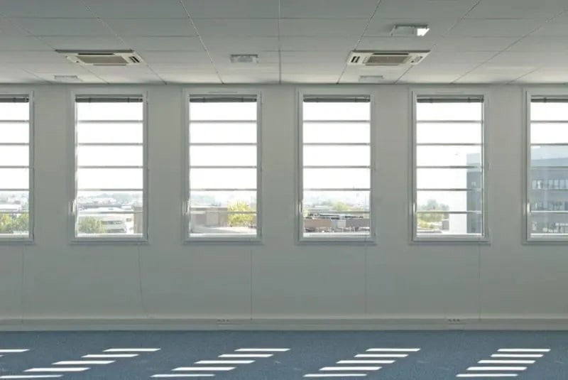 Office in Vélizy-Villacoublay for lease - Interior Photo - Image 2 of 6