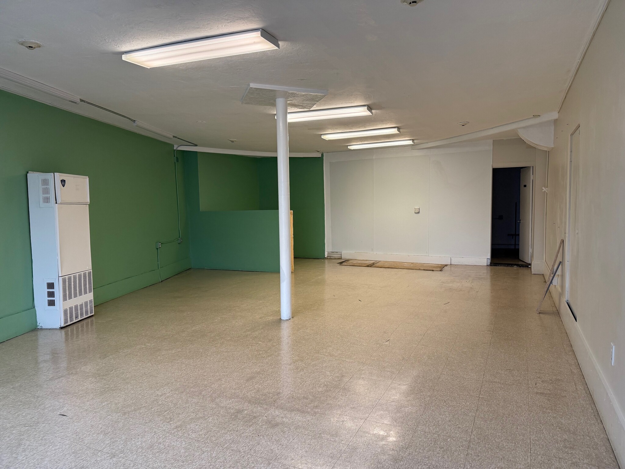 704-712 Broadway, Pawtucket, RI for lease Interior Photo- Image 1 of 2