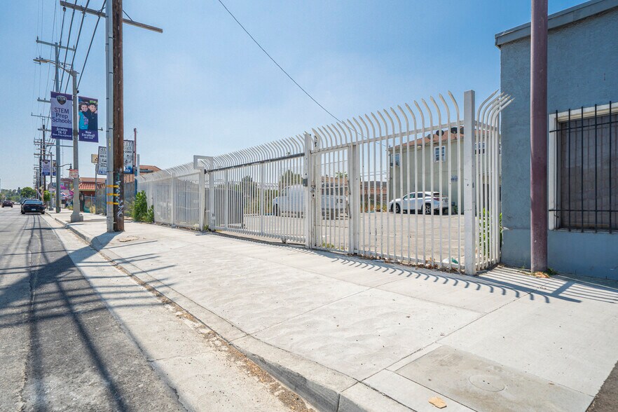 1452-1460 W Jefferson Blvd, Los Angeles, CA à vendre - Photo du bâtiment - Image 2 de 21