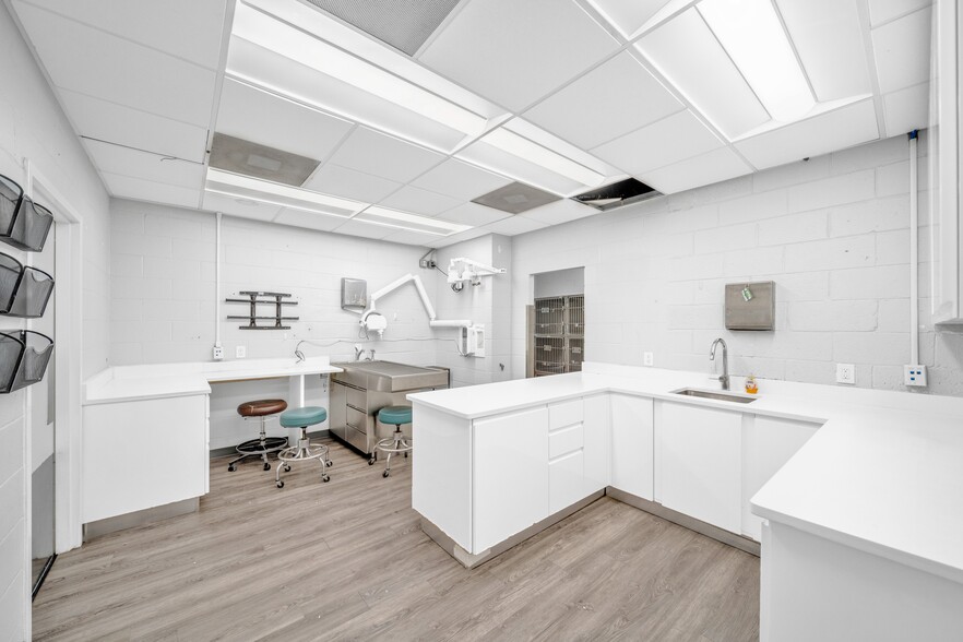 4000 Burke Station Rd, Fairfax, VA for lease - Interior Photo - Image 3 of 30