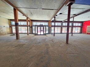 333-341 W Commerce St, San Antonio, TX for lease Interior Photo- Image 1 of 12