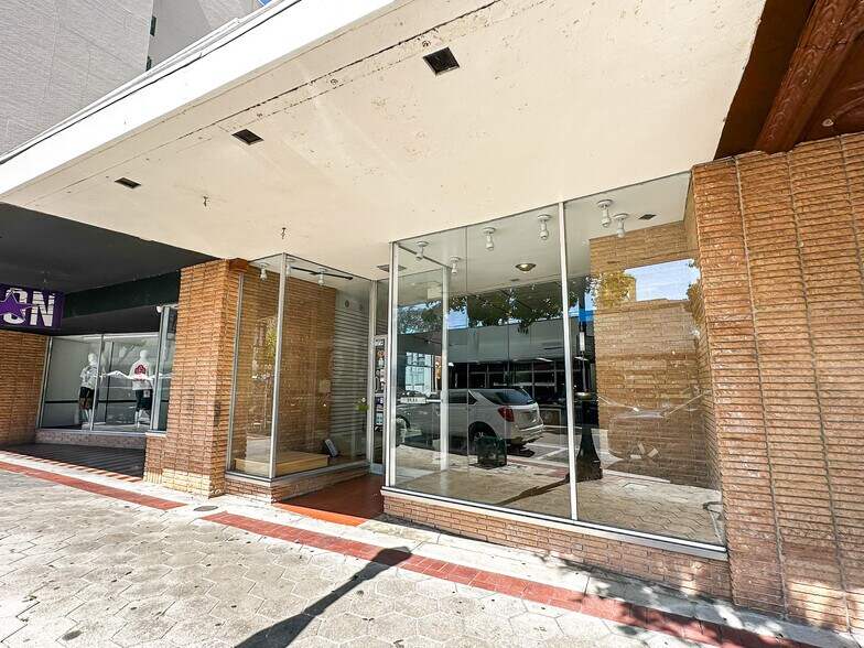 121 S Kentucky Ave, Lakeland, FL à louer - Photo du bâtiment - Image 3 de 27