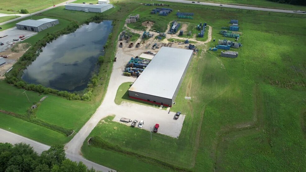 895 W County Road 350 N, North Vernon, IN à vendre - Vidéo sur l’inscription commerciale - Image 2 de 5