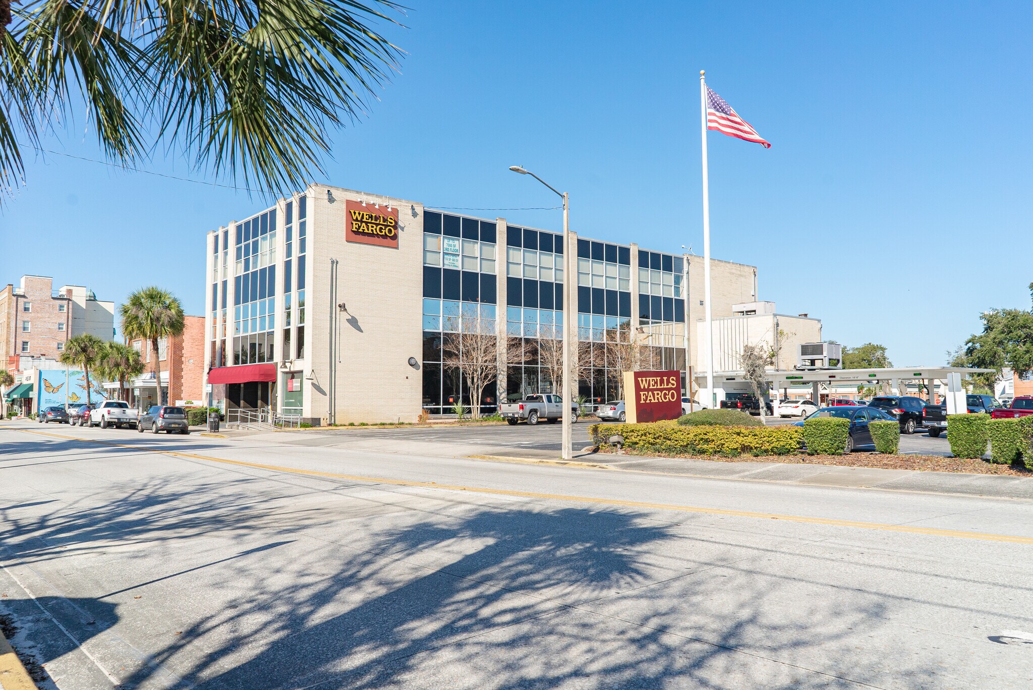 131 E New York Ave, Deland, FL à louer Photo du bâtiment- Image 1 de 29