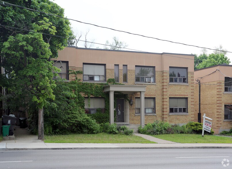 1705 Bathurst St, Toronto, ON à vendre - Photo du bâtiment - Image 1 de 1