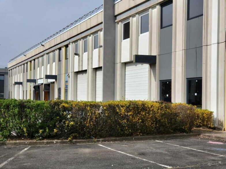 Flex dans Gennevilliers à louer - Photo du bâtiment - Image 2 de 10
