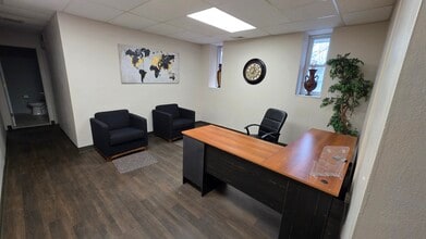 230 North Ave, Mount Clemens, MI à louer Photo intérieure- Image 2 de 6