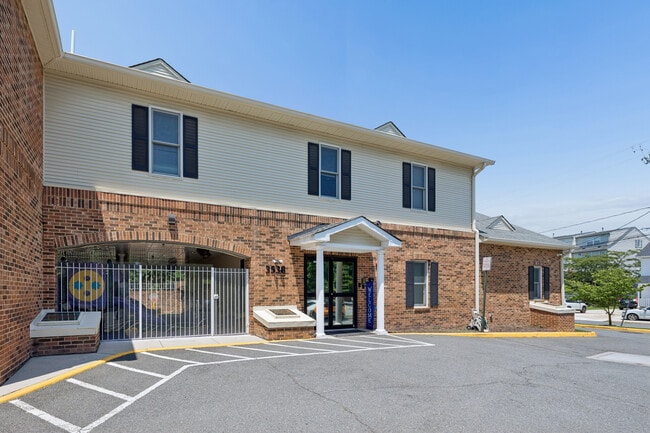 Plus de détails pour 3538 Moncure Ave, Falls Church, VA - Spécialité aux enchères