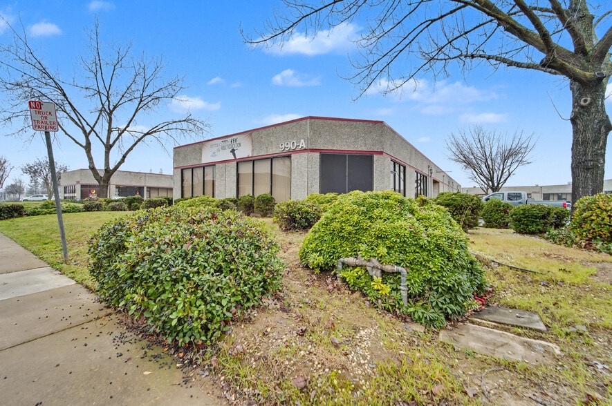 990 Klamath Ln, Yuba City, CA for lease - Building Photo - Image 2 of 6