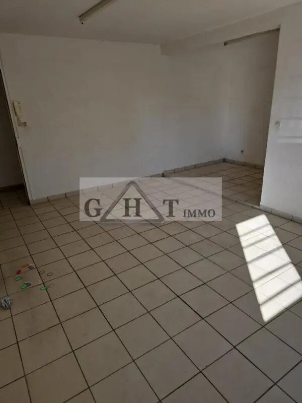 Bureau dans Mareuil-lès-Meaux à louer Photo intérieure- Image 1 de 4