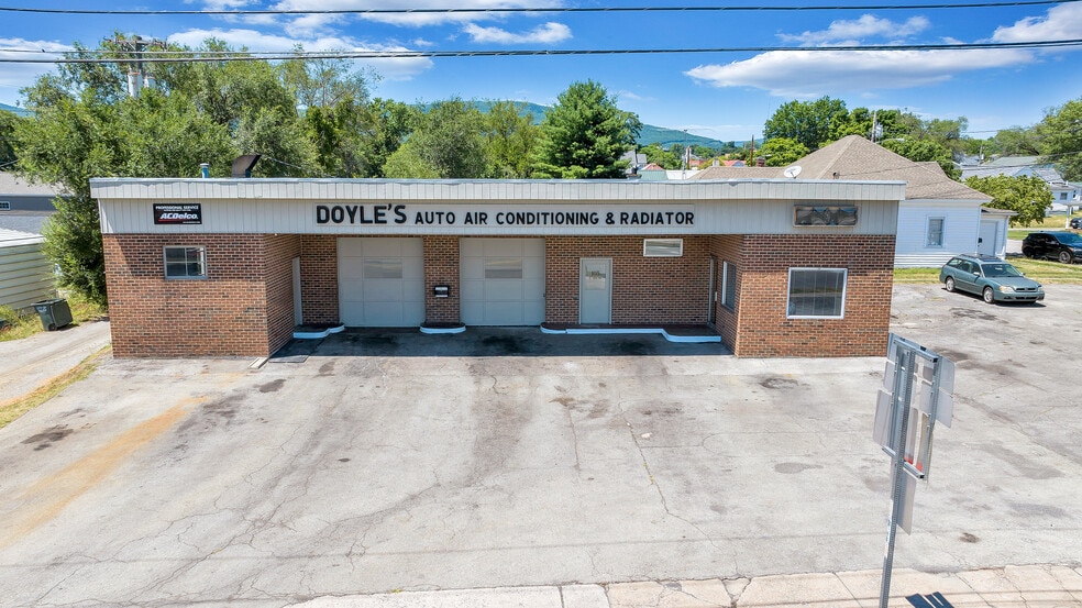 105 E 4th St, Salem, VA for sale - Building Photo - Image 1 of 6