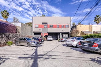 13946 Ventura Blvd, Van Nuys, CA for lease Building Photo- Image 2 of 17