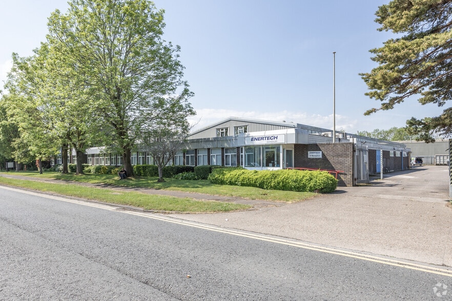 The Furlong, Droitwich for sale - Primary Photo - Image 1 of 3