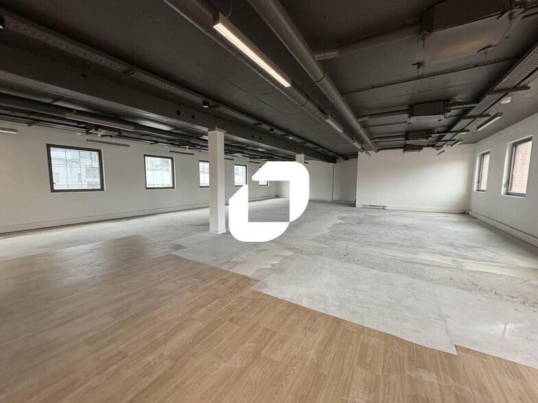 37 Rue Du Vieux Faubourg, Lille for lease - Interior Photo - Image 1 of 28