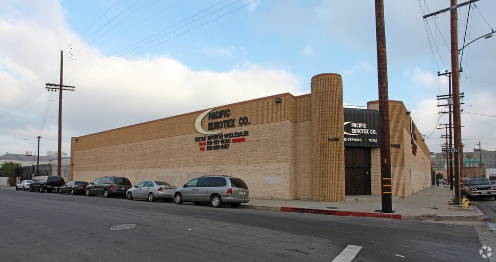 DTLA Manufacturing/Warehouse w/ Parking portfolio of 2 properties for sale on LoopNet.ca - Primary Photo - Image 2 of 23