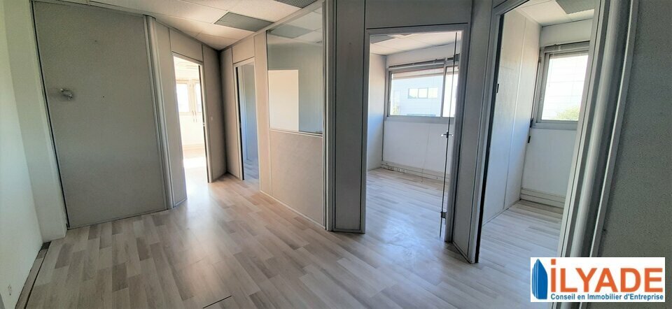 Office in Aix-en-Provence for lease Interior Photo- Image 1 of 5