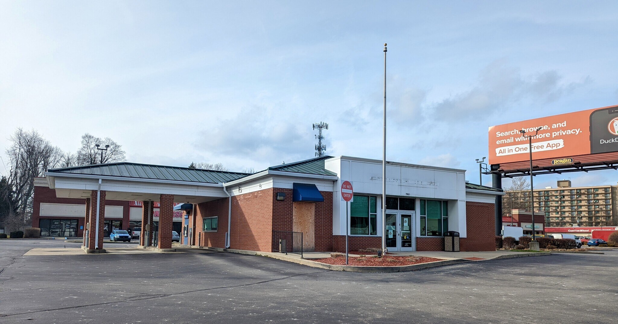 7910 Michigan Rd, Indianapolis, IN à louer Photo du bâtiment- Image 1 de 4