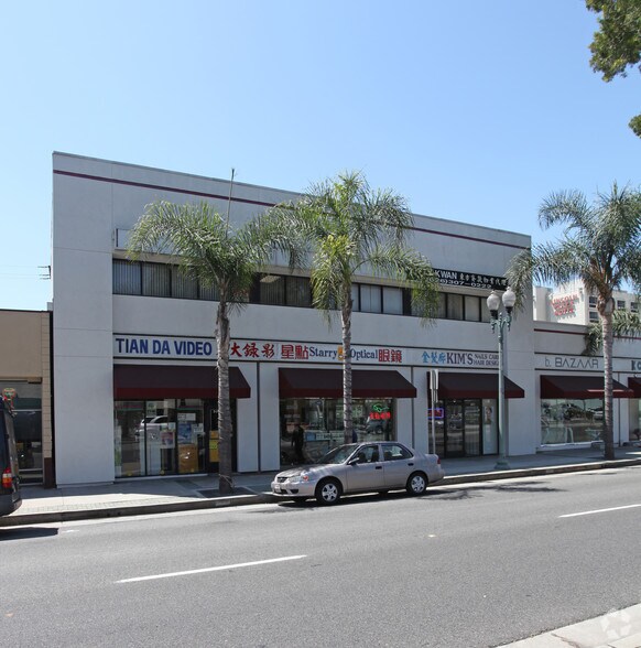 200 Garvey Ave, Monterey Park, CA à louer - Photo du bâtiment - Image 2 de 6