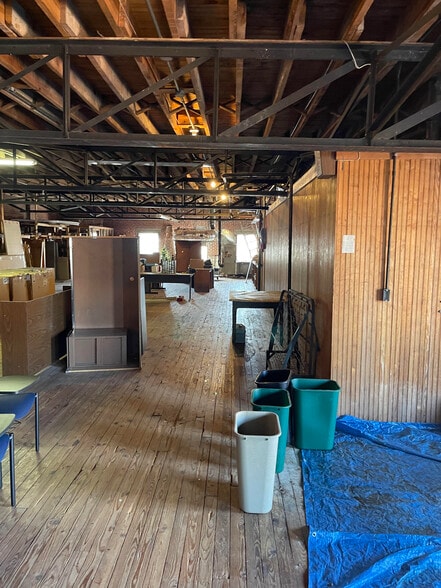 114 N Broad St, Clinton, SC for sale - Building Photo - Image 3 of 5