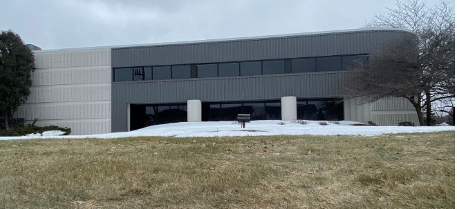 6601-6671 W Mill Rd, Milwaukee, WI for lease - Building Photo - Image 1 of 13