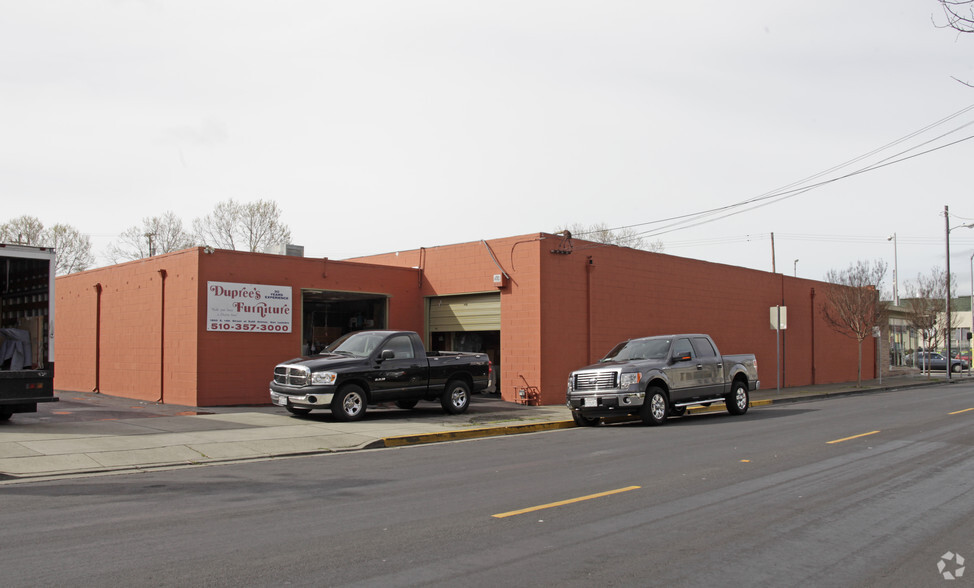 1900 E 14th St, San Leandro, CA for lease - Building Photo - Image 2 of 2