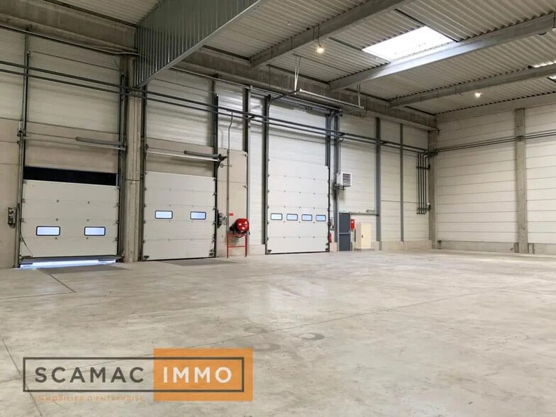 Industrial in LIEUSAINT for lease - Interior Photo - Image 2 of 7