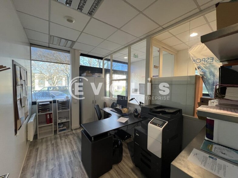 123 Chemin Des Bassins, Créteil for lease - Interior Photo - Image 3 of 10