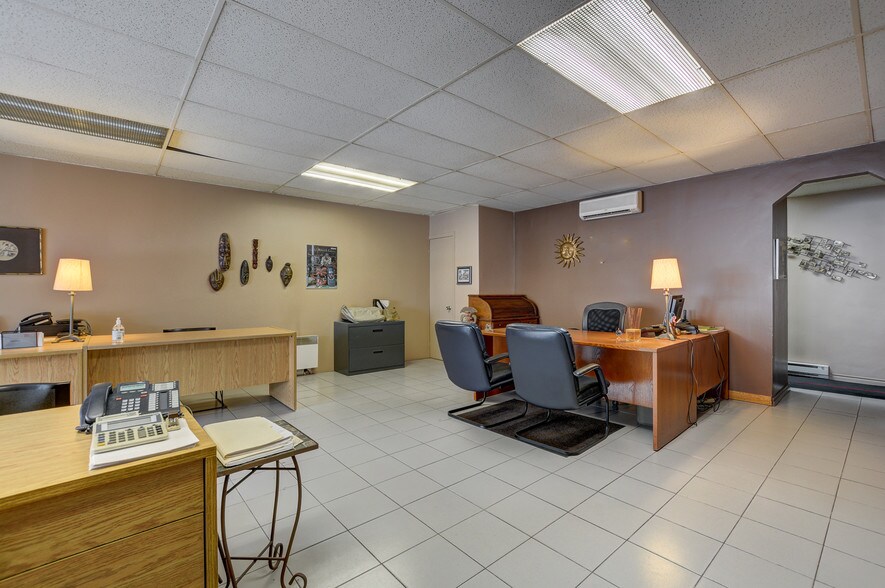 89 Boul Henri-Bourassa O, Montréal, QC à vendre - Autre - Image 2 de 24