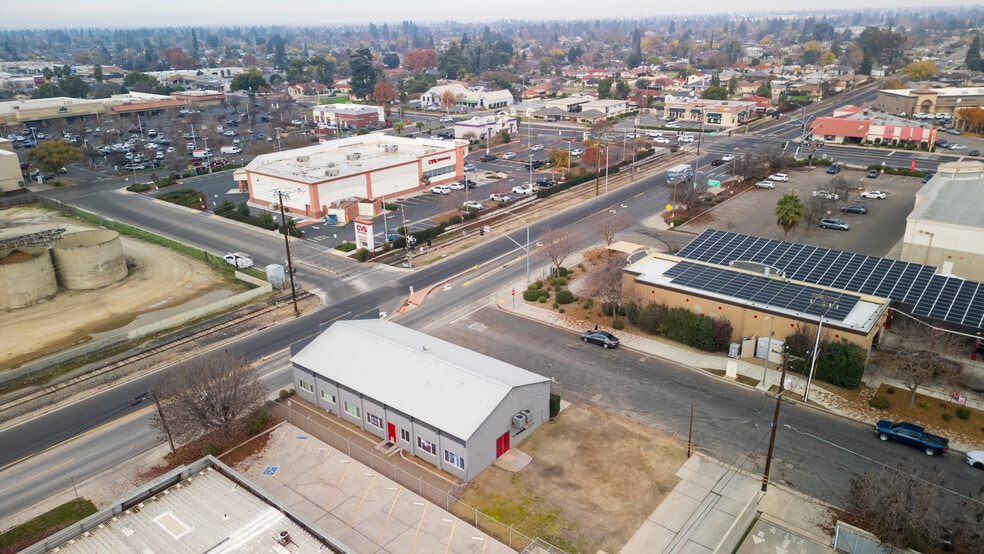 201 S Pine St, Madera, CA for sale - Primary Photo - Image 1 of 16